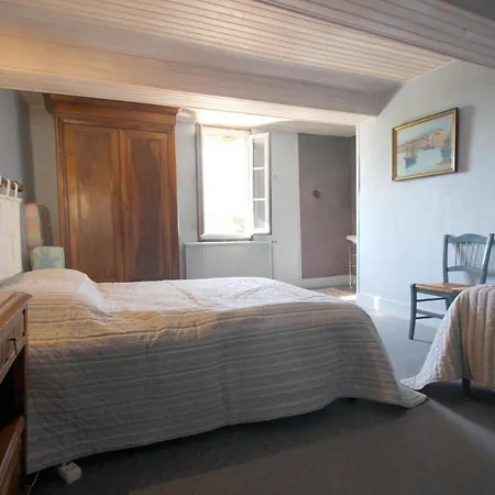 Quartier Du Chateau Holiday home Saramon